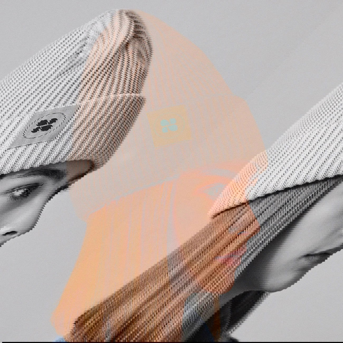 Warm winter beanie in beige – cozy and stylish