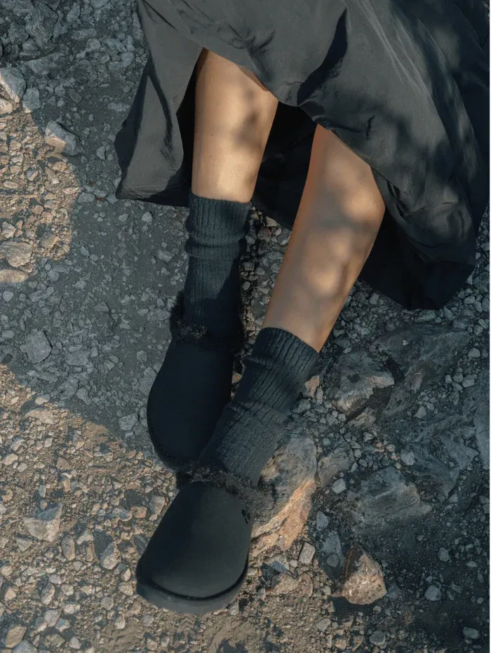 Classic Vegan Slippers Black (Unisex) 1 Black recycled ugg-like slippers sustainable warm footwear