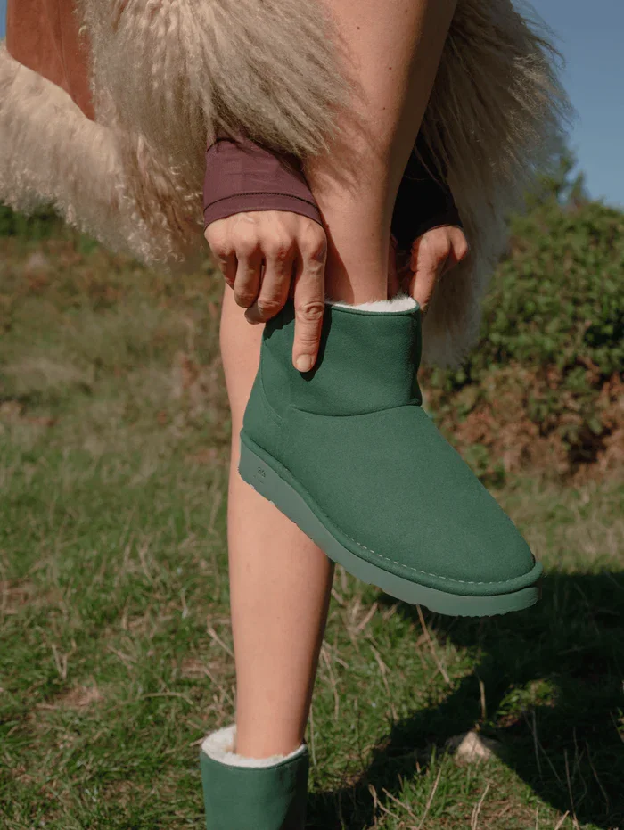 Short vegan winter boots