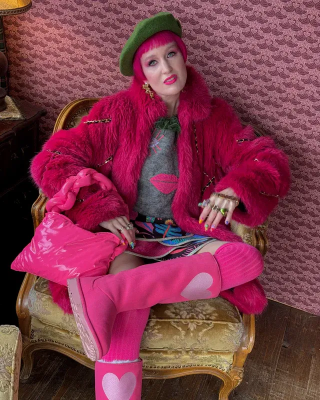 Classic Vegan Long in Love with Pink Boots (limited edition) 4 Classic Vegan Long in Love with Pink Boots (limited edition)