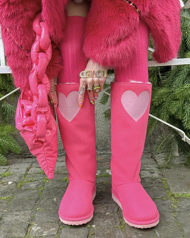 Classic Vegan Long in Love with Pink Boots (limited edition) 1 Classic Vegan Long in Love with Pink Boots (limited edition)