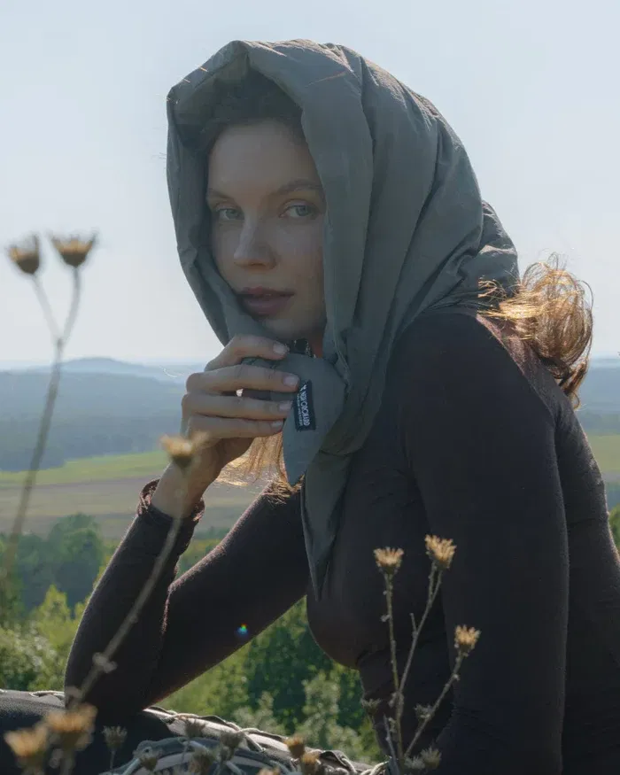 hooded capuche khaki